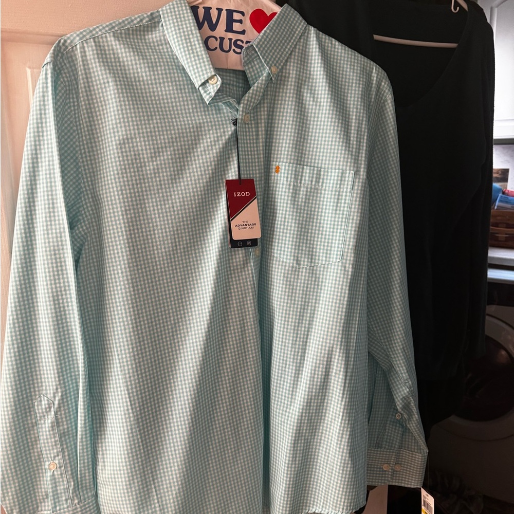Izod Men's Green Checkered Shirt